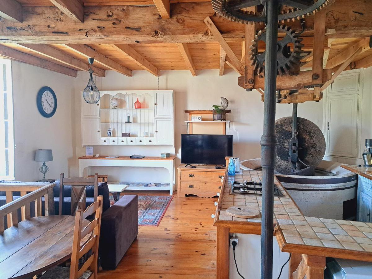 Le Moulin Etourneau - 3 Gites Avec 2 Piscines Champagnac  Luaran gambar